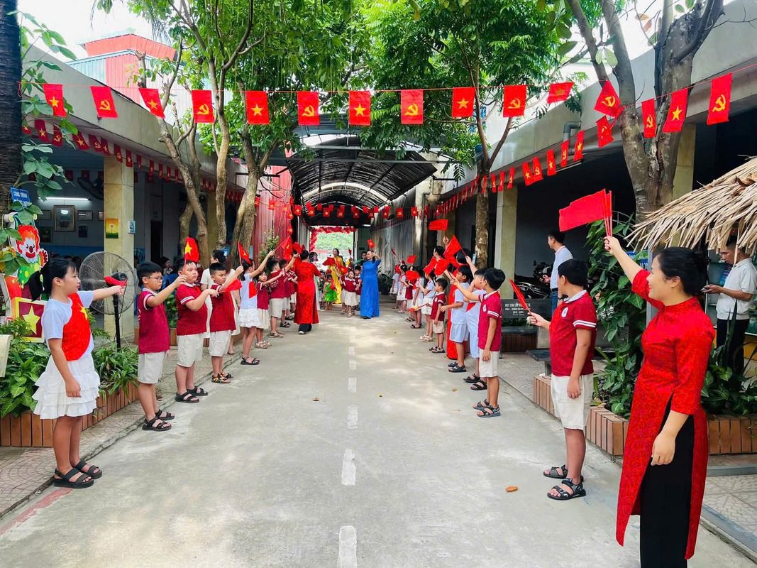 TIẾNG TRỐNG KHAI TRƯỜNG VANG LÊN – MỞ ĐẦU HÀNH TRÌNH TRƯỞNG THÀNH MỚI 1789310784366 1580505044722237234 3569167316574731349 5e488660fdf0cac45dc4eb5b21f67a37